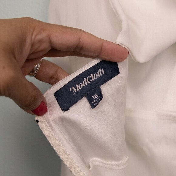 Modcloth Twist of Elate white maxi formal dress-16 - Picture 3 of 5